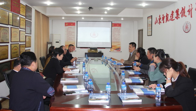 5dae60d04c33d.jpg 座談會現(xiàn)場(網(wǎng)用).jpg